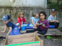 Spielen im Dschungelhaus